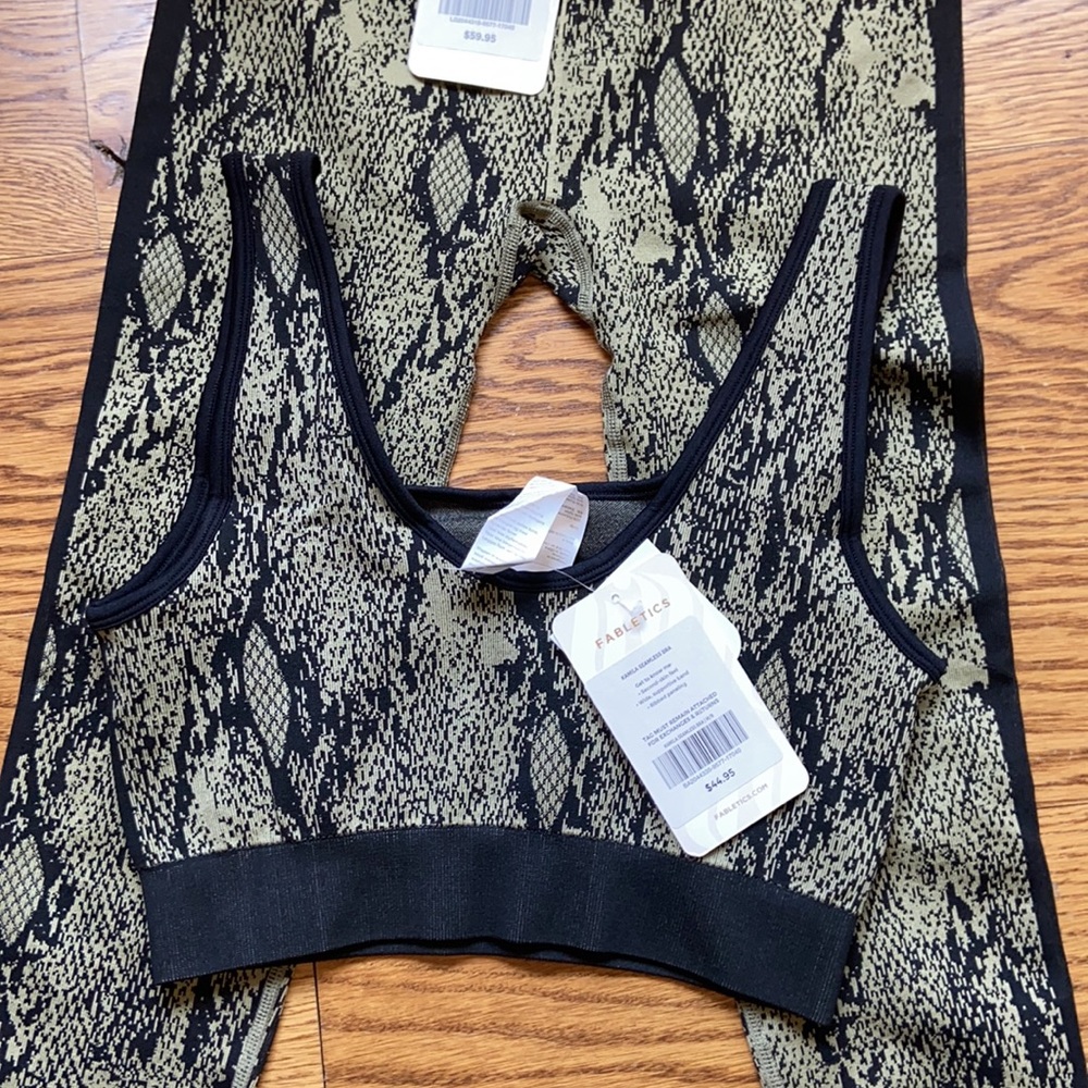 NWT Fabletics Matching Outfit Snakeskin